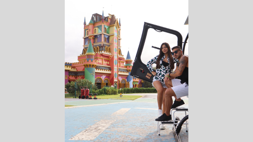 Jaque Sobrinho e Diego vivem momentos mágicos entre atrações e belezas naturais, com produção Non Stop. (CRÉDITOS: @eutonoparque)