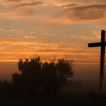 Conheça a vida e os ideais de São Francisco de Assis: pobreza evangélica, fraternidade universal e missão.