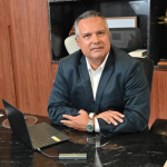 Engenharia de pavimentos em corredores de alto tráfego e critérios técnicos analisados por Elmar Juan Passos Varjão Bomfim voltados à resistência e desempenho. Conteúdo de Elmar Juan Passos Varjão Bomfim.