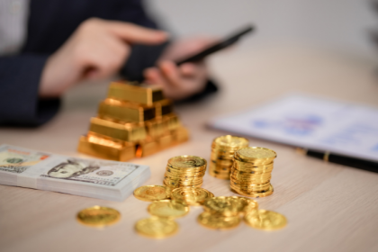 Produtos financeiros complexos e riscos analisados no cenário atual por Danilo Regis Fernando Pinto.