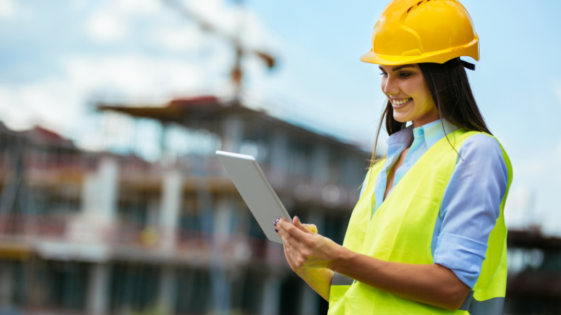 A Red Tech Empreendimentos Ltda destaca como tecnologias de automação estão transformando o controle de qualidade das obras e estabelecendo novos parâmetros de eficiência no setor.